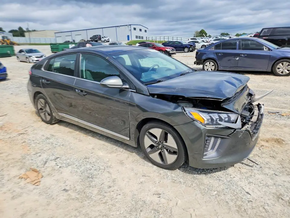 2021 HYUNDAI IONIQ SEL  