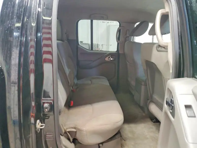 2012 NISSAN FRONTIER S  