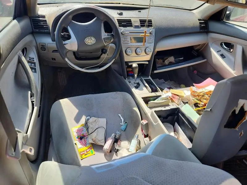 2010 TOYOTA CAMRY LE  