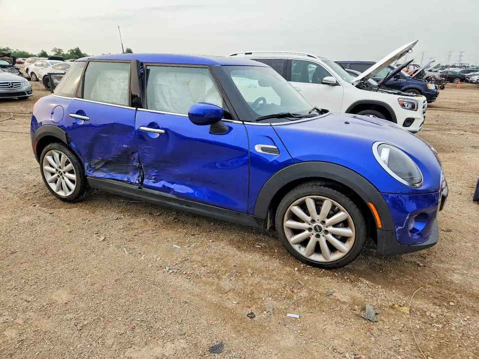 2021 MINI COOPER   