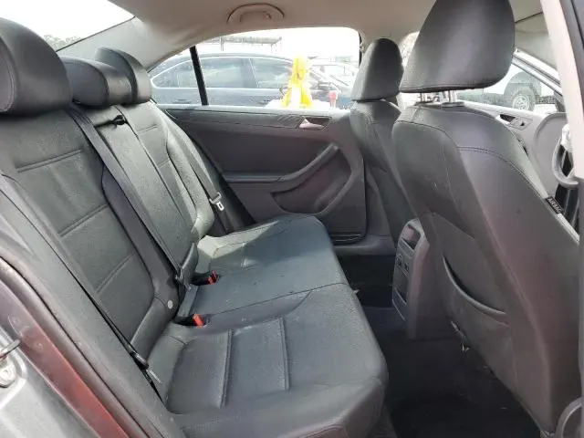 2012 VOLKSWAGEN JETTA SE  