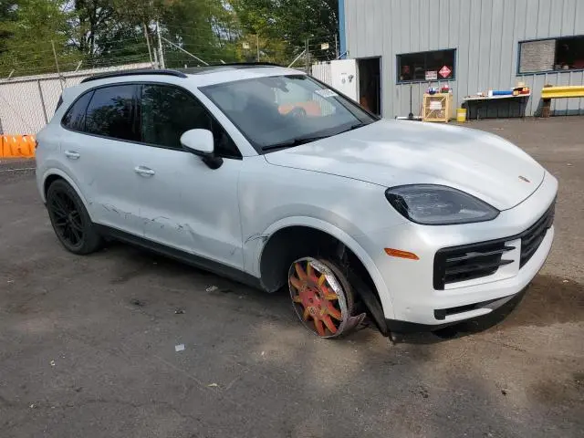 2024 PORSCHE CAYENNE S  