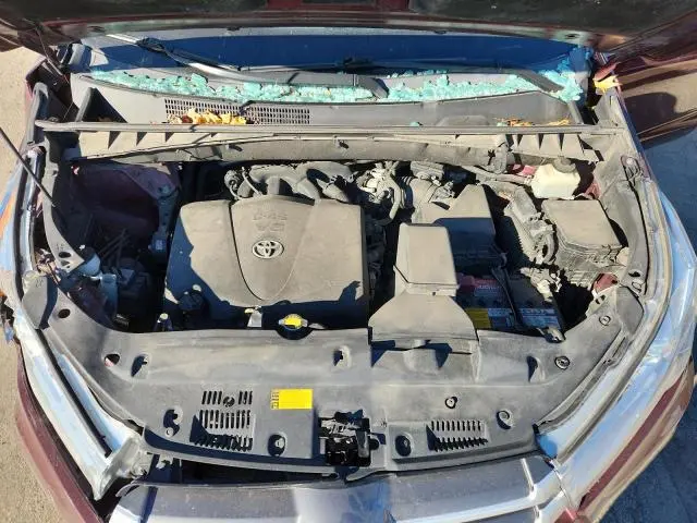 2017 TOYOTA HIGHLANDER SE  