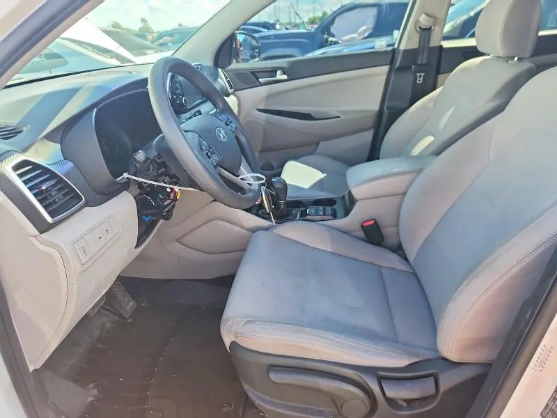 2020 HYUNDAI TUCSON SE  