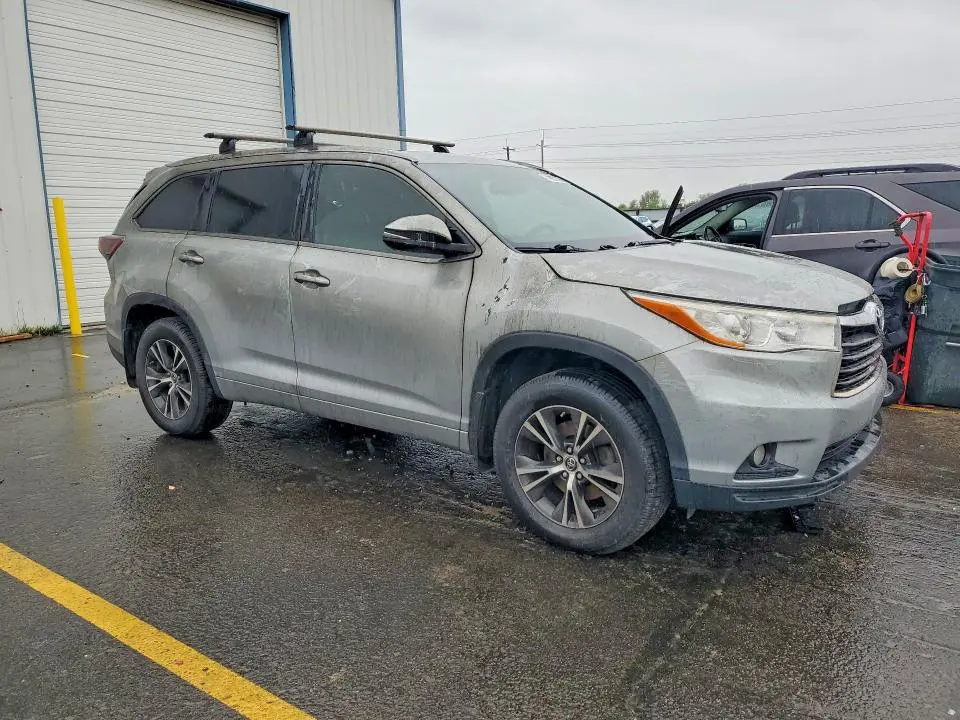 2016 TOYOTA HIGHLANDER XLE  
