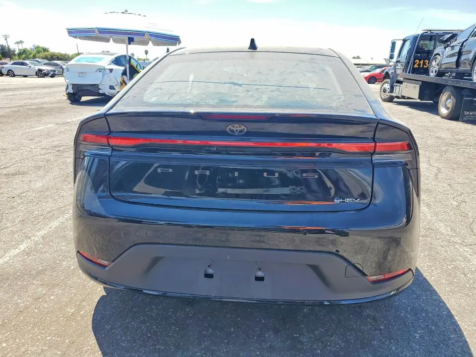 2025 TOYOTA PRIUS LE  