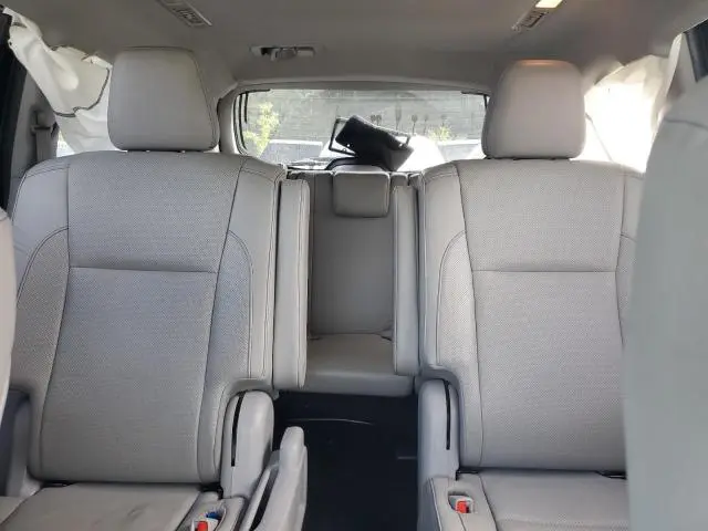 2019 TOYOTA HIGHLANDER LIMITED  