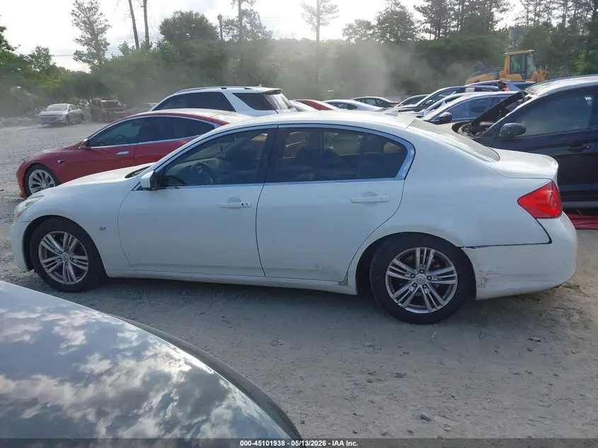 2015 INFINITI Q40  