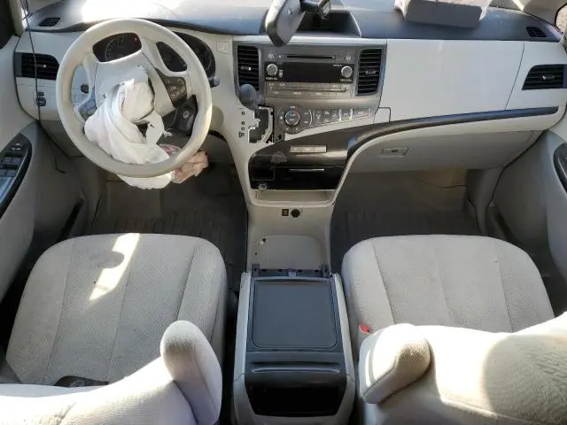 2013 TOYOTA SIENNA LE  