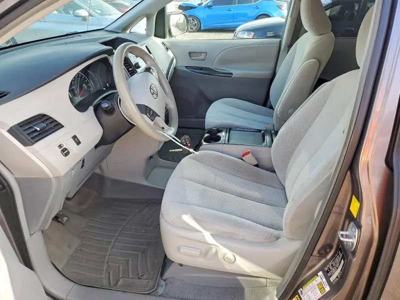 2011 TOYOTA SIENNA LE  