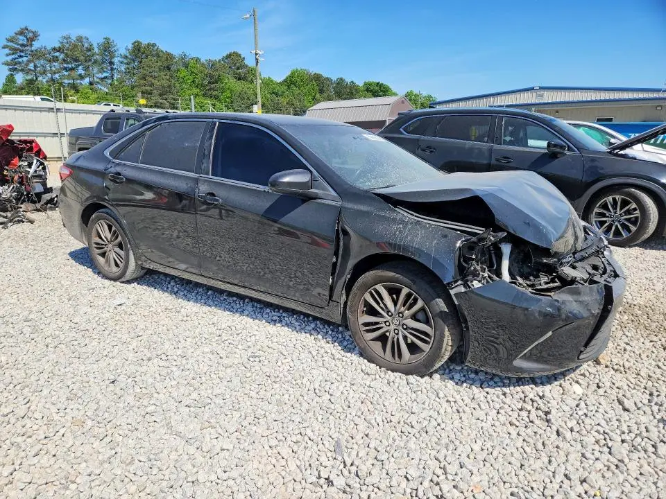 2017 TOYOTA CAMRY SE  