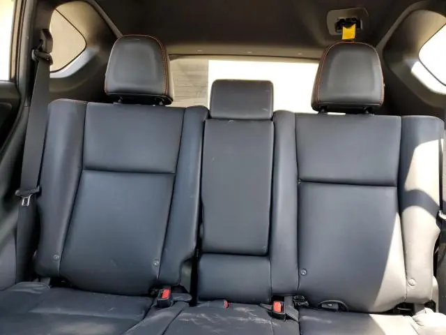 2018 TOYOTA RAV4 SE  