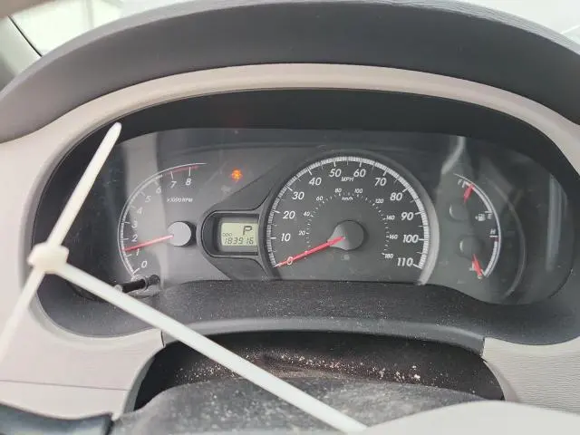 2013 TOYOTA SIENNA LE  