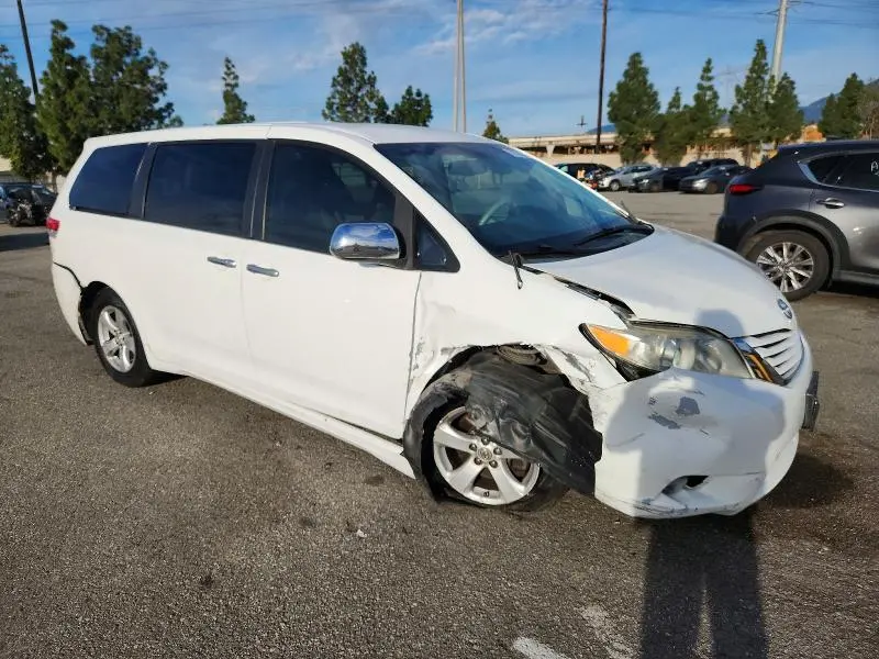 2012 TOYOTA SIENNA   