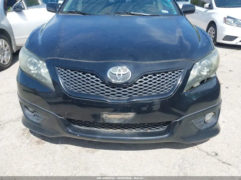 2010 TOYOTA CAMRY SE