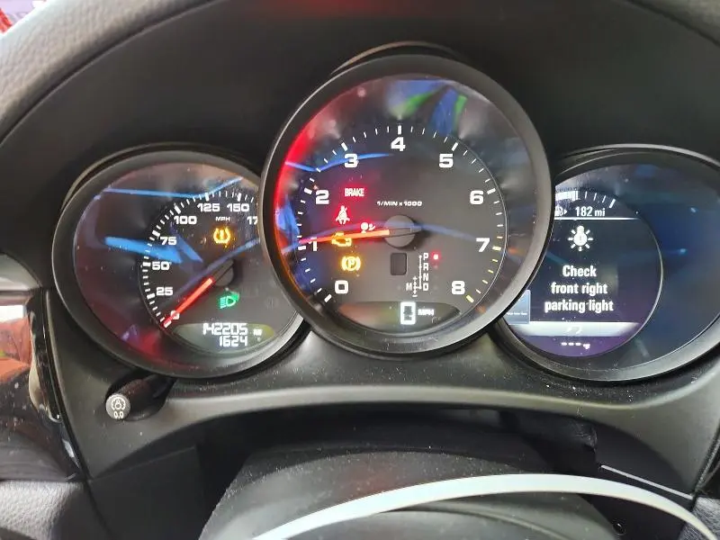2017 PORSCHE MACAN   