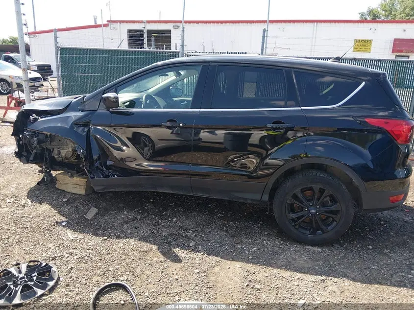 2019 FORD ESCAPE SE
