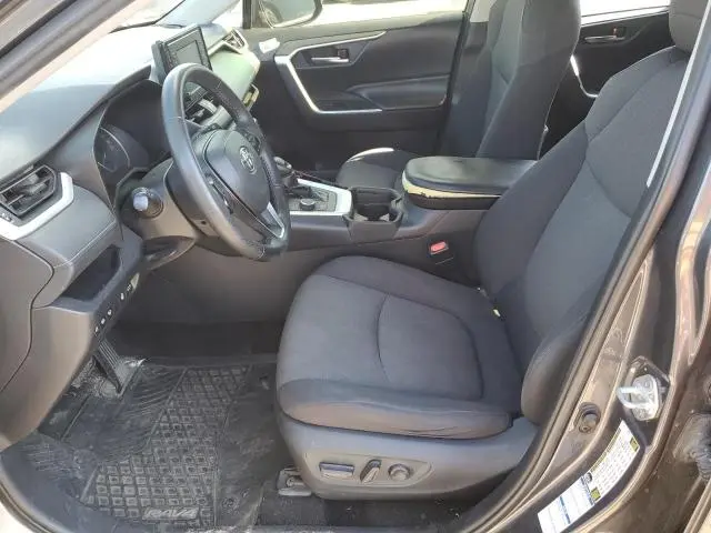 2019 TOYOTA RAV4 XLE  