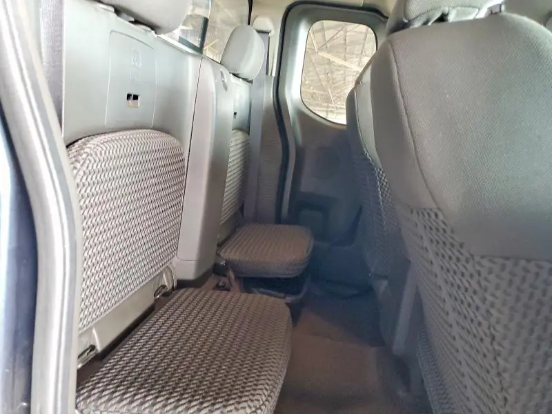 2017 NISSAN FRONTIER SV V6  