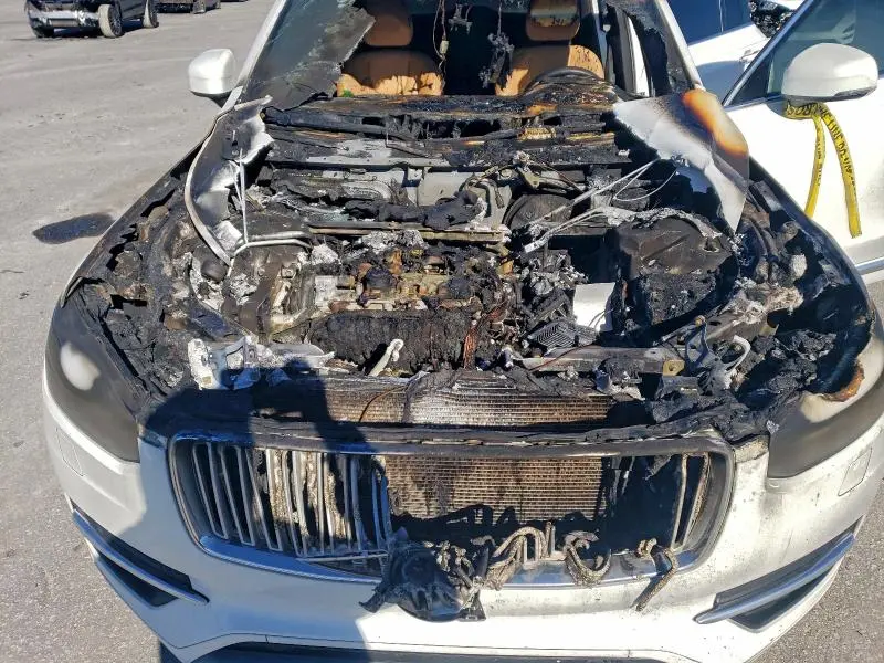 2018 VOLVO XC90 T6  