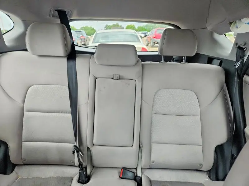 2016 HYUNDAI TUCSON SE  