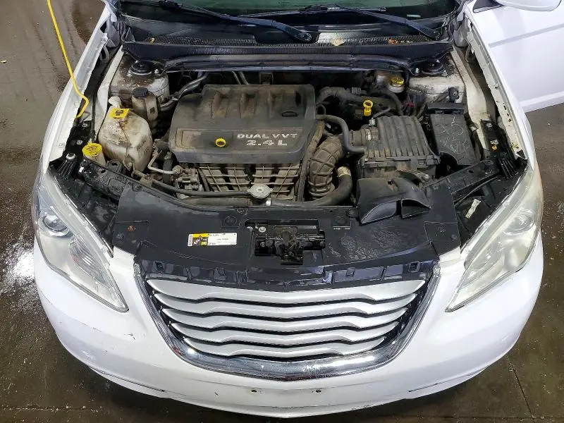 2014 CHRYSLER 200 LX  