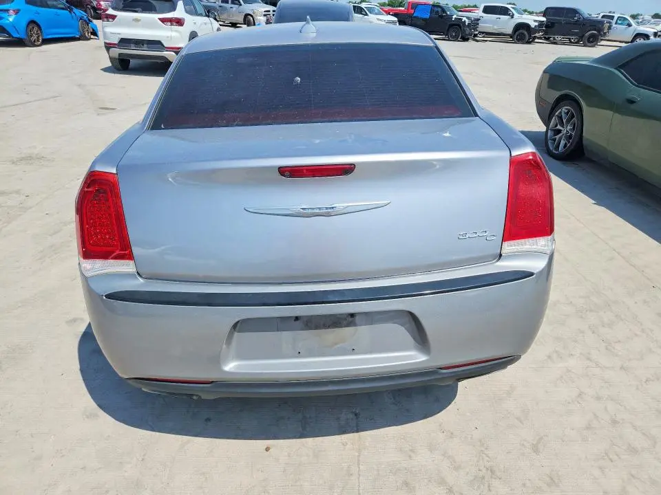 2016 CHRYSLER 300C   