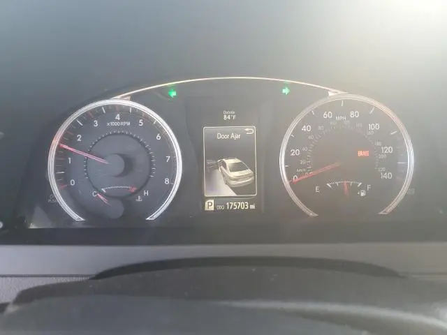 2016 TOYOTA CAMRY LE  