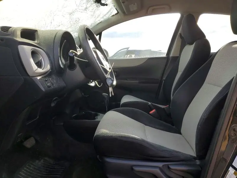 2013 TOYOTA YARIS 5-DOOR LE  