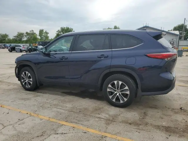 2021 TOYOTA HIGHLANDER XLE  