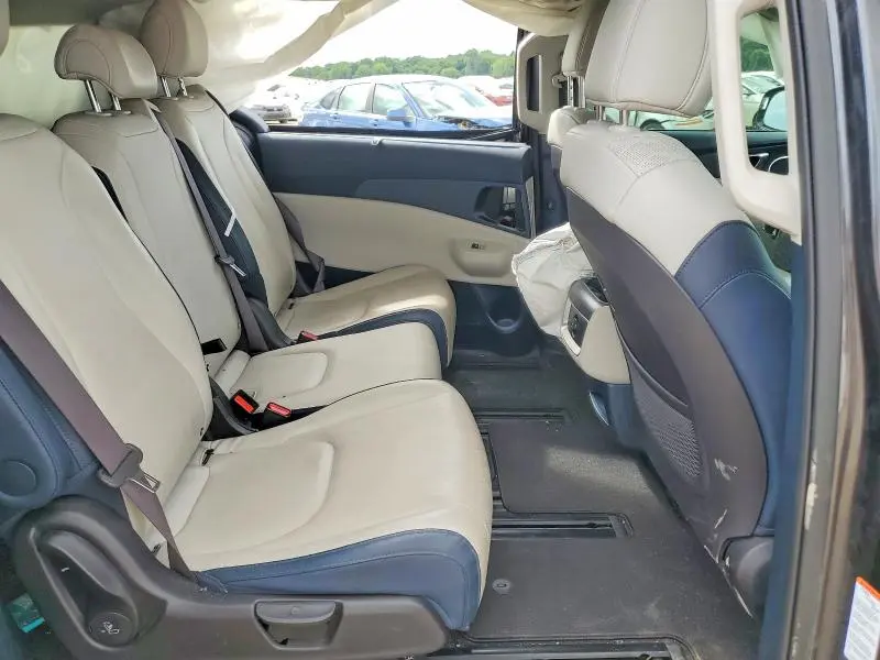 2025 KIA CARNIVAL EX  