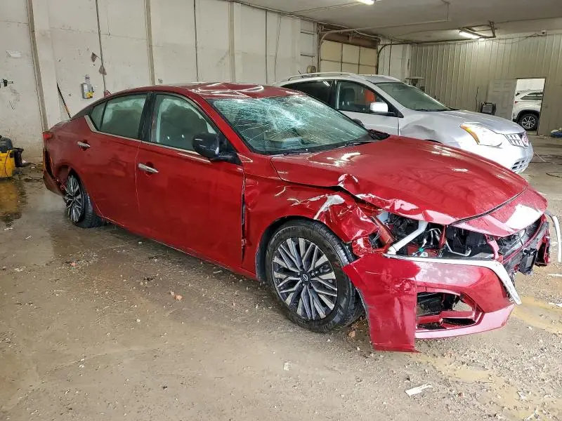 2024 NISSAN ALTIMA SV  