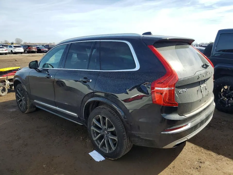 2017 VOLVO XC90 T6  