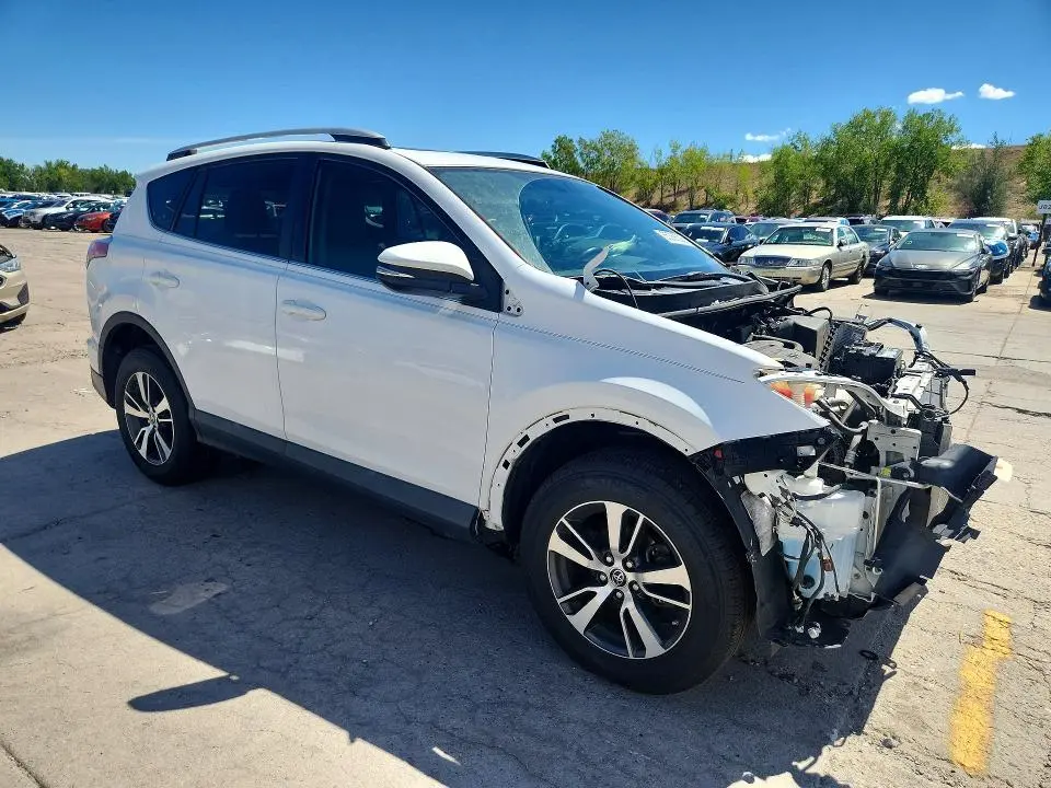 2016 TOYOTA RAV4 XLE  