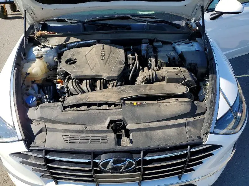 2022 HYUNDAI SONATA SE  
