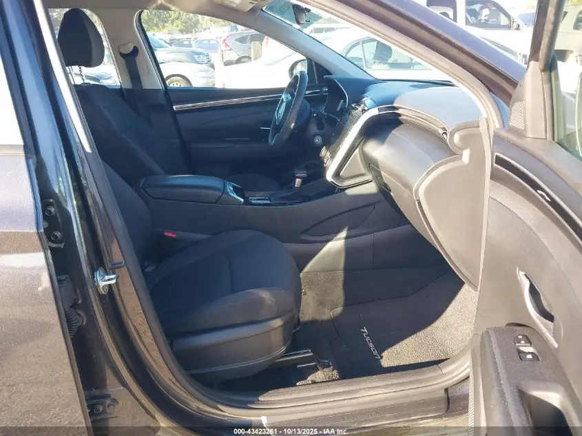 2023 HYUNDAI TUCSON SE