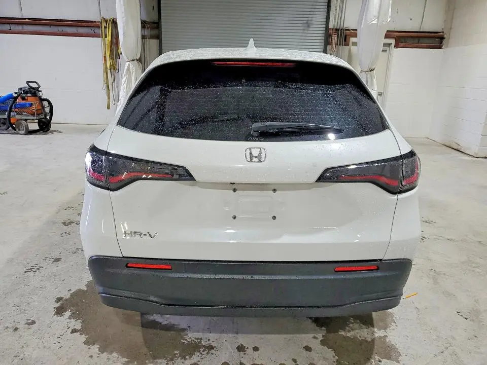 2024 HONDA HR-V LX  