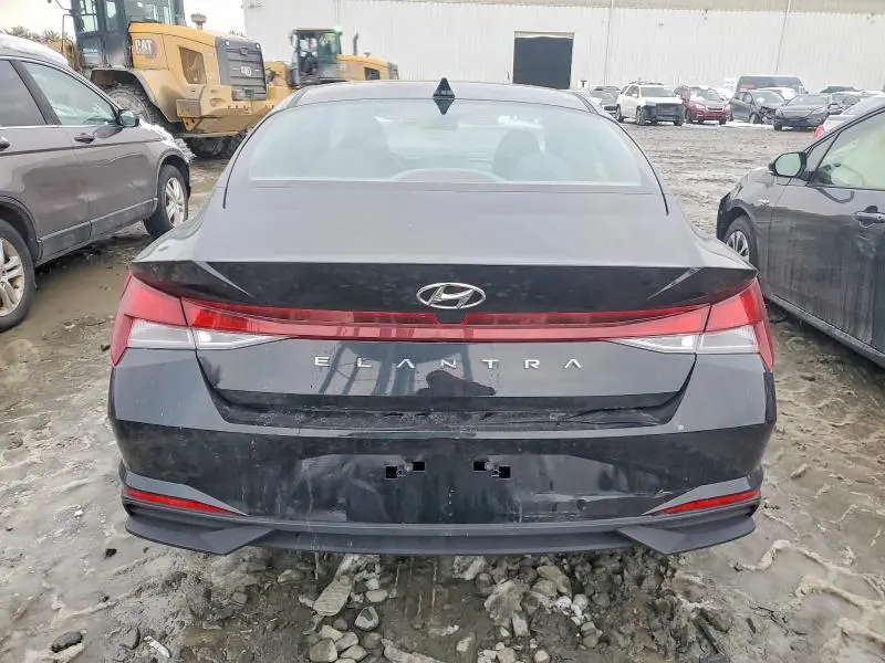 2023 HYUNDAI ELANTRA SE  