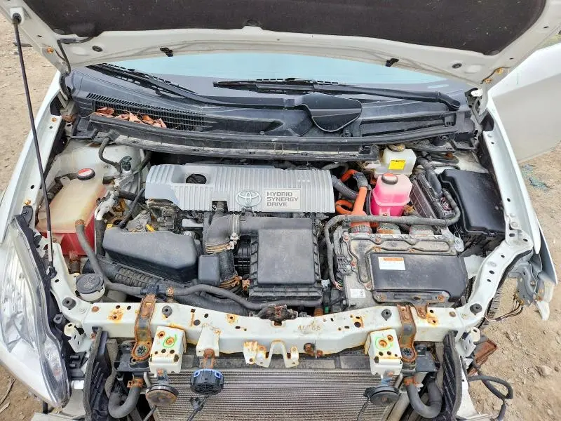 2014 TOYOTA PRIUS THREE  