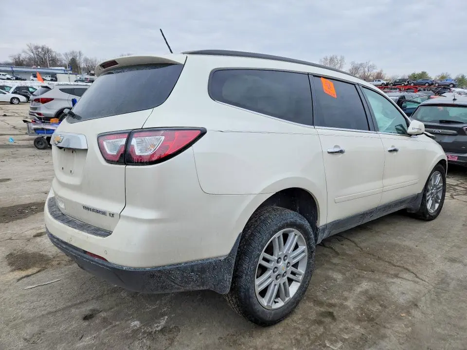 2015 CHEVROLET TRAVERSE LT  