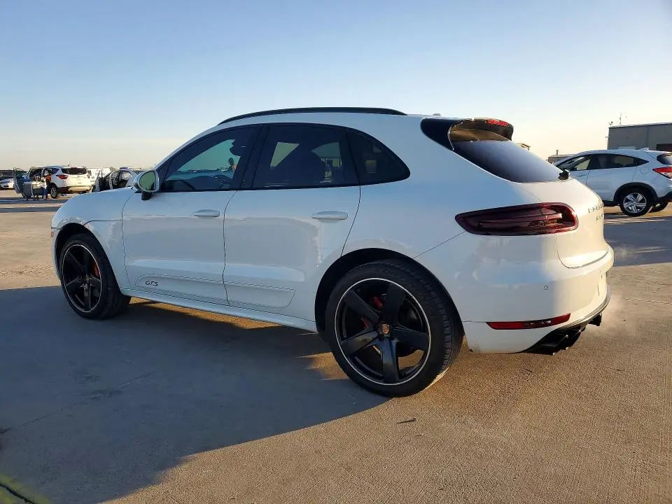 2017 PORSCHE MACAN GTS  