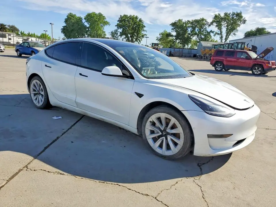 2021 TESLA MODEL 3   