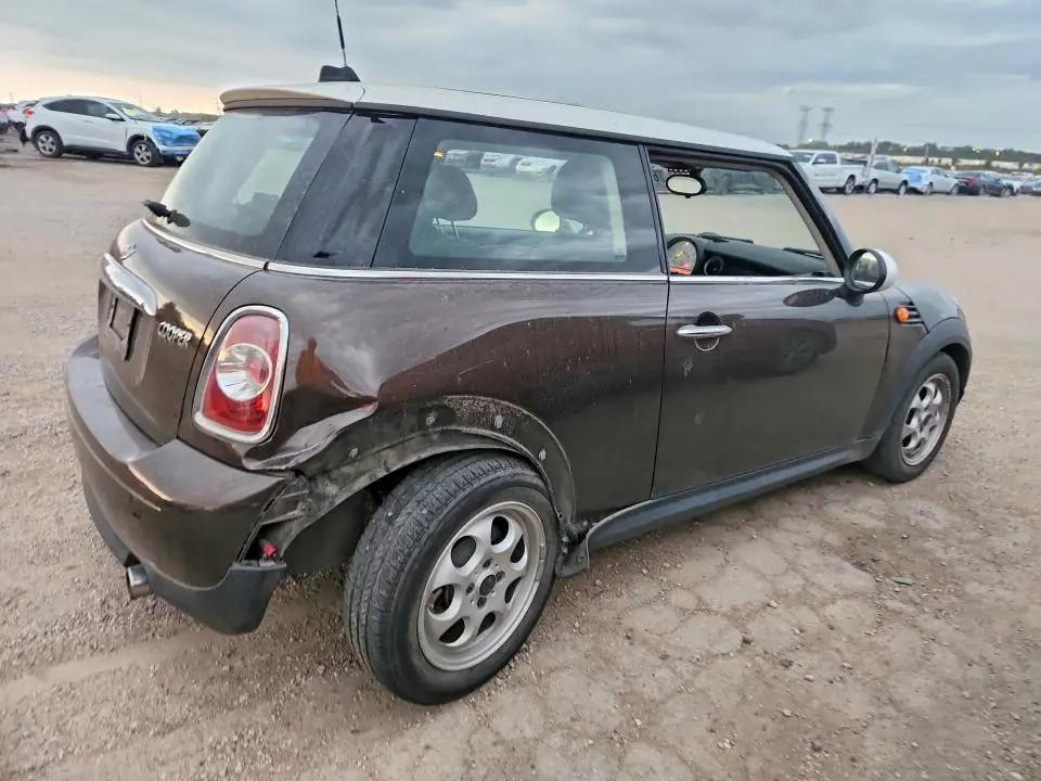 2012 MINI COOPER   