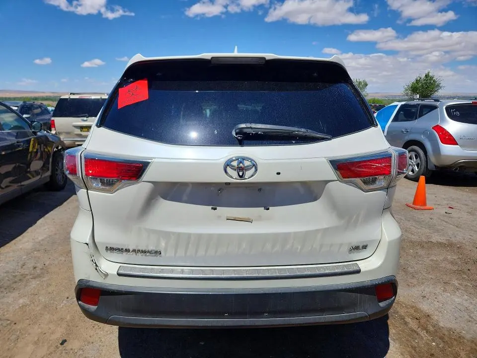 2015 TOYOTA HIGHLANDER XLE  