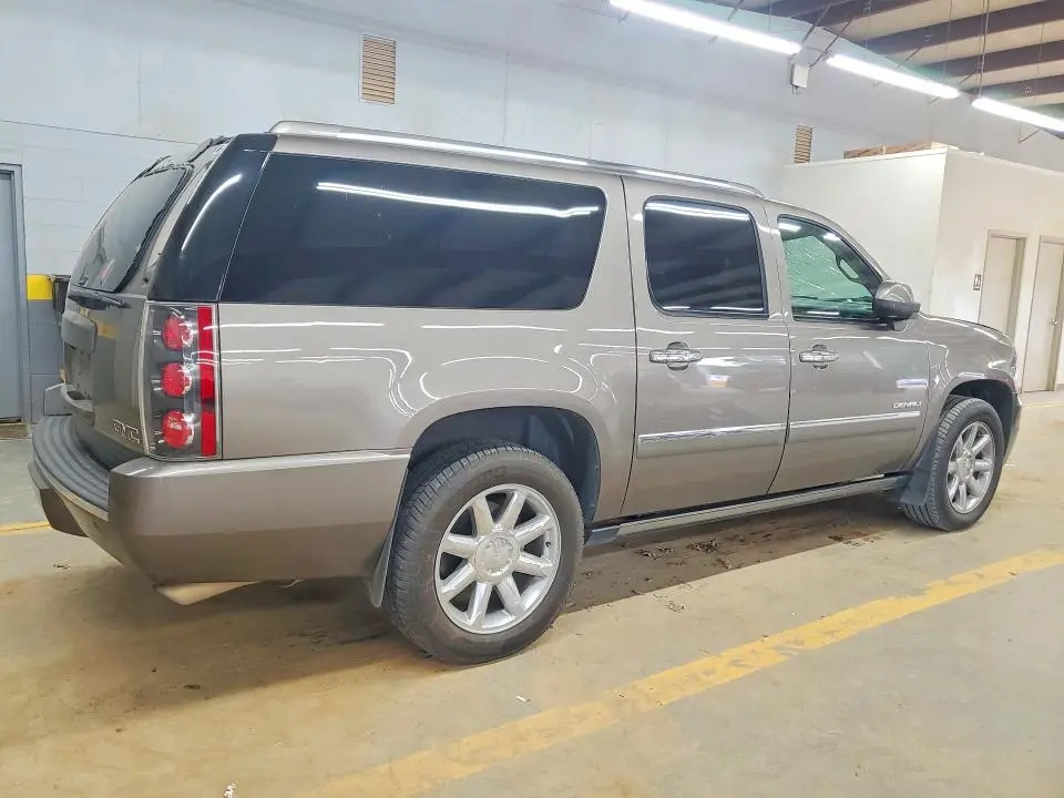 2013 GMC YUKON XL DENALI  