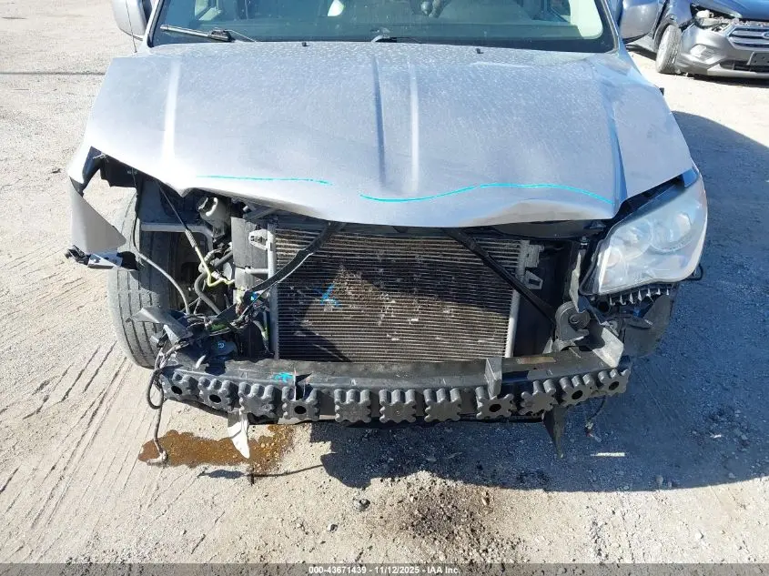 2013 CHRYSLER TOWN & COUNTRY TOURING