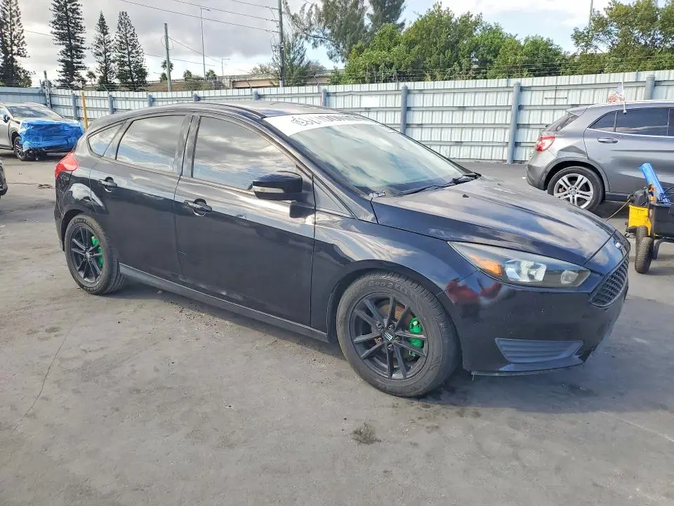2016 FORD FOCUS SE  