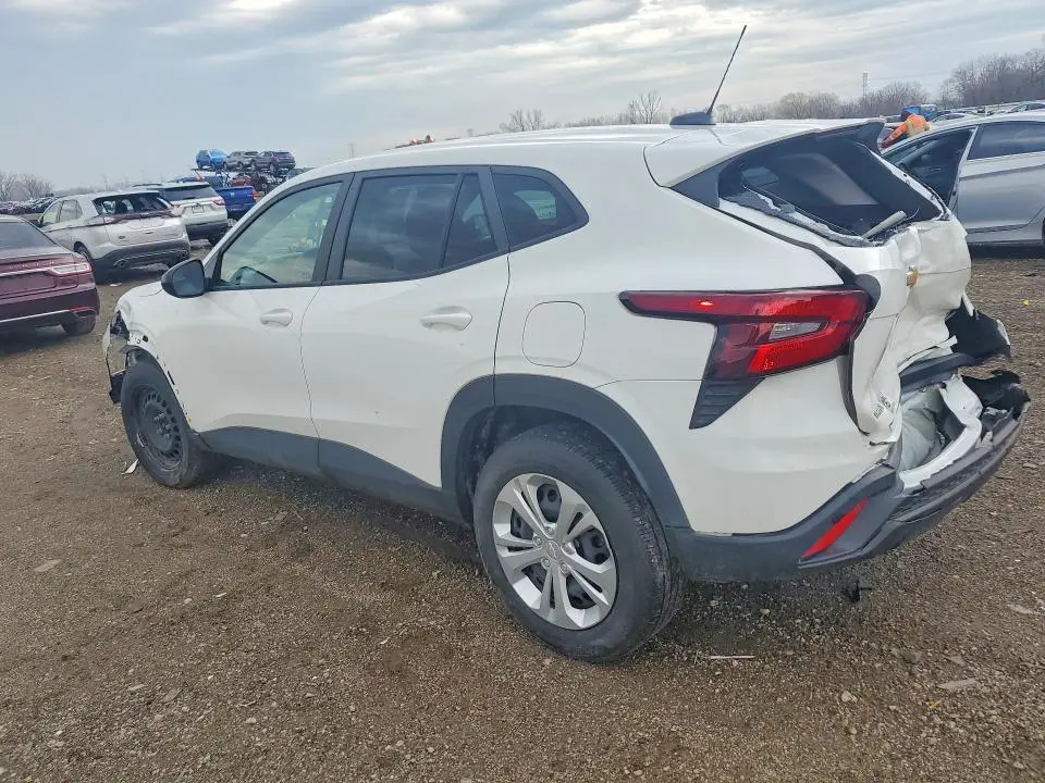 2024 CHEVROLET TRAX LS  