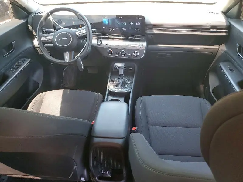 2024 HYUNDAI KONA SE  