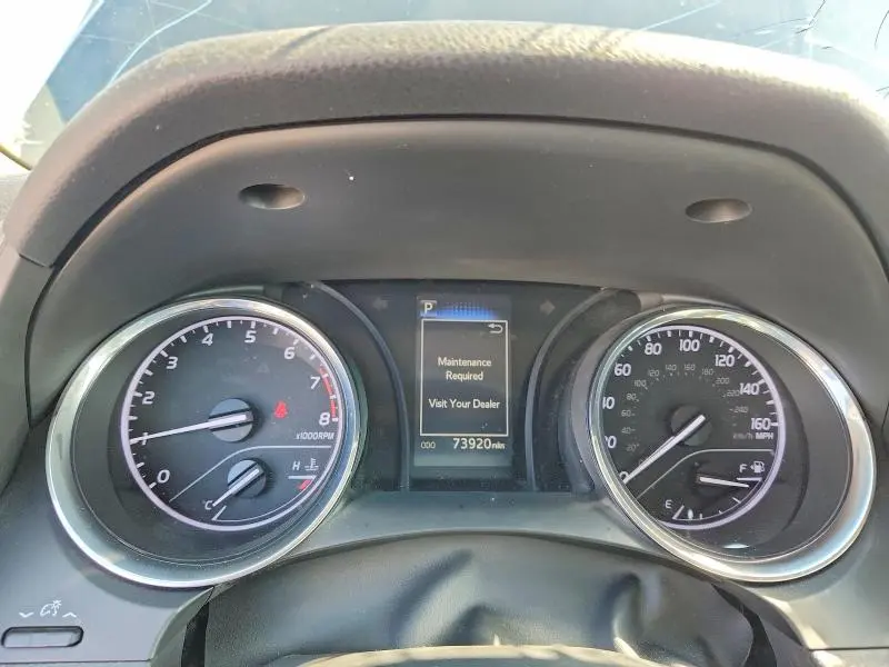 2019 TOYOTA CAMRY SE  